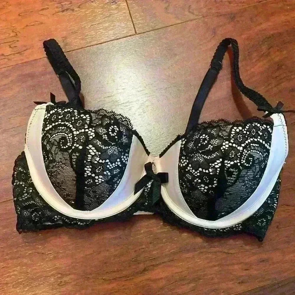 Secret possessions 32C - Picture 1 of 5